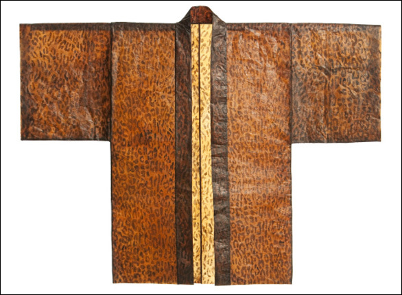Top: Skylar Tibbits shares how self-assembly works. Above: A kimono made of Lee’s microbial cellulose. Photo: BioCouture